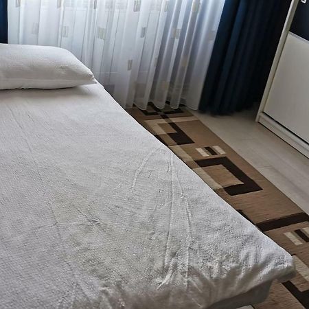 Luxury Apartment With Two Bedrooms And Large Living Room, 100 Square Meters, City Center Oradea Zewnętrze zdjęcie
