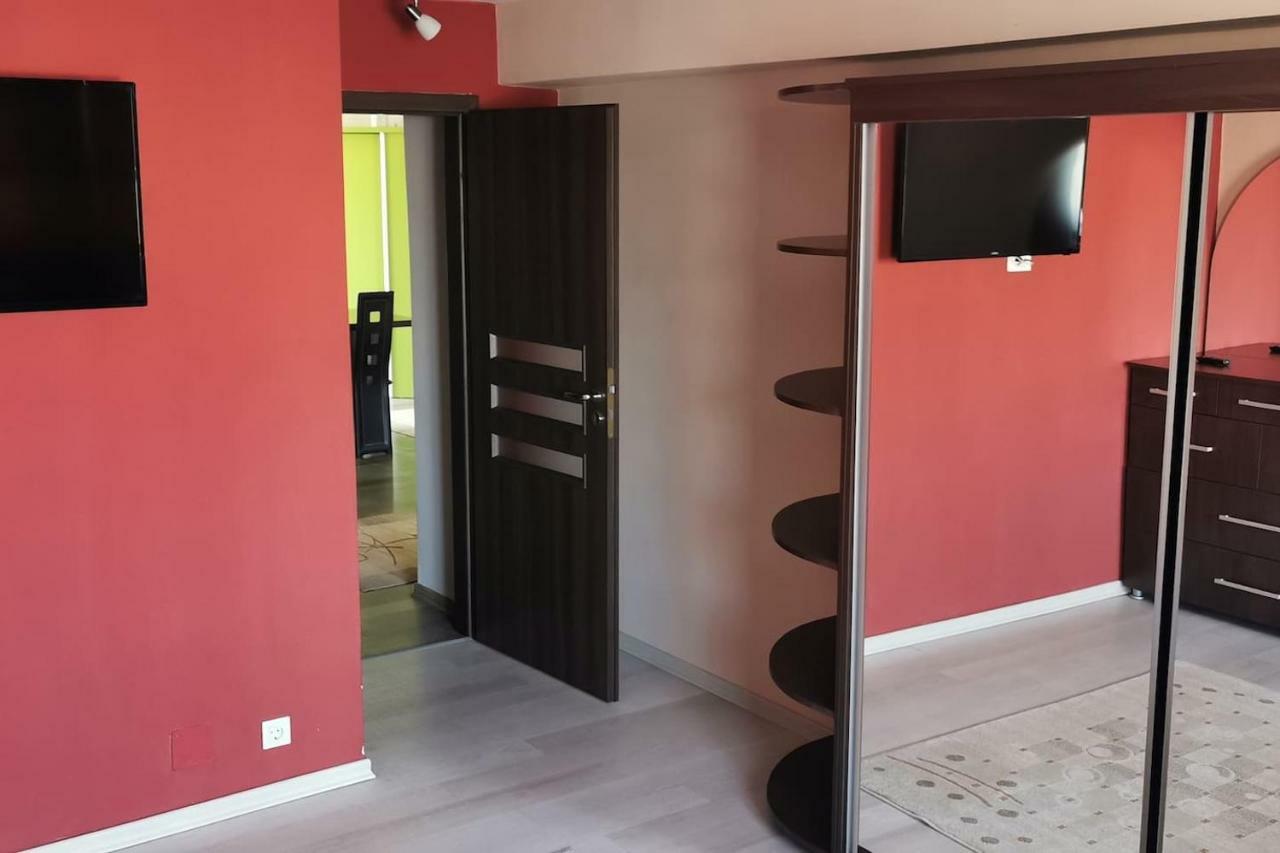 Luxury Apartment With Two Bedrooms And Large Living Room, 100 Square Meters, City Center Oradea Zewnętrze zdjęcie