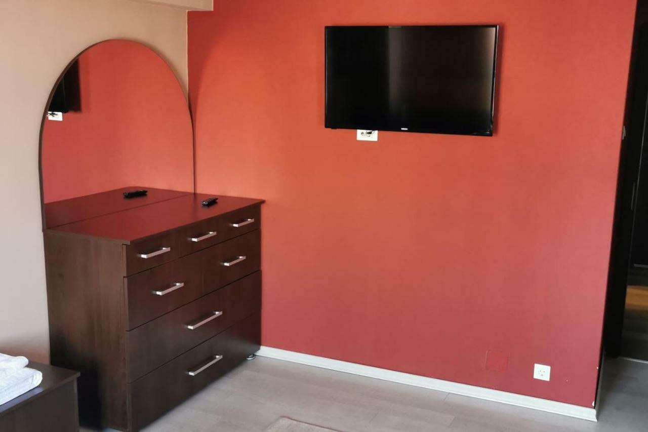 Luxury Apartment With Two Bedrooms And Large Living Room, 100 Square Meters, City Center Oradea Zewnętrze zdjęcie